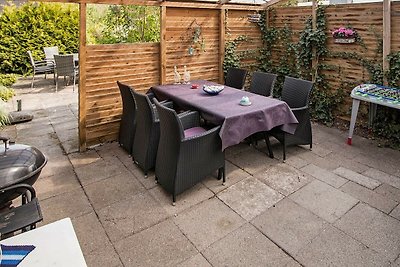 Geräumiges Ferienhaus in Logstor mit Terrasse