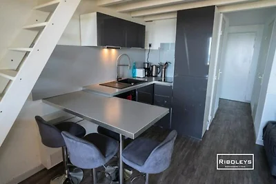 Appartamento a Vias con Vista Mare