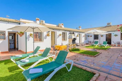 Studio in Spagna con piscina e giardino