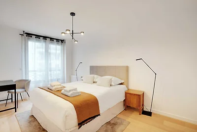 Strak appartement in Levallois-Perret
