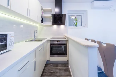 Apartments Lucija - Two Bedroom Apartment wit...