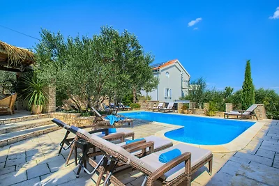 Appartamento a Murter con piscina