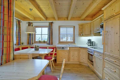Ruhiges Chalet mit Swimmingpool in...