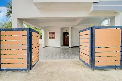 Super Hotel O Kazhakkoottam