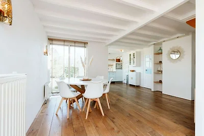 Holiday bungalow with a nice light appearance...