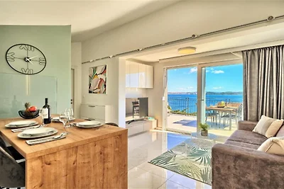 One-Bedroom Apartment With Terrace And Sea...