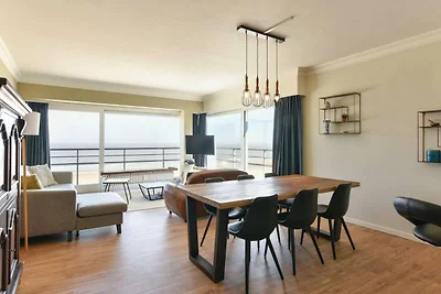 Hoekappartement met zicht op zeedijk in Zoute