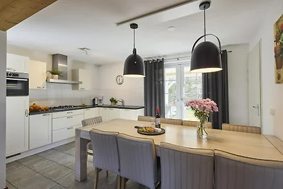 Leuke villa met sauna in Limburg