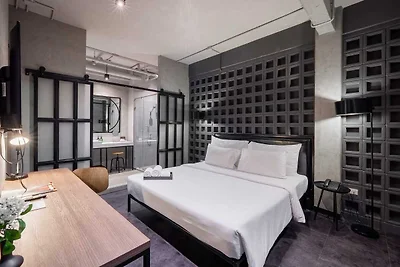 Executive Suite Chic | Bangkok City