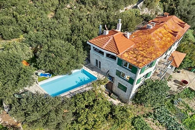 Villa in Makarska mit Schwimmbecken