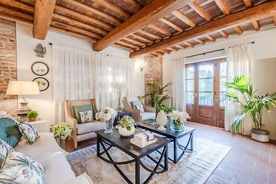 Villa in Lucca met wijngaard en uitzicht