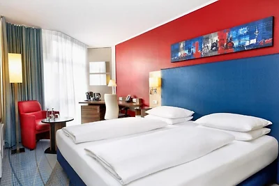 H+ Hotel Köln Brühl by Sunday Hotels Chambre...