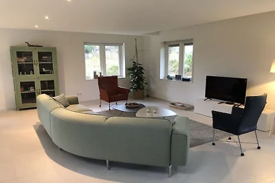 Ferienwohnung in Nes mit Schwimmbecken