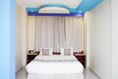 Regal King Getaway | Luxury Unwind in Muscat