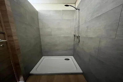 Campingzelt mit moderner Ausstattung