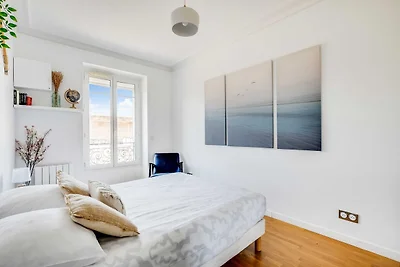 Modern appartement met 1 slaapkamer en 4 plaa...