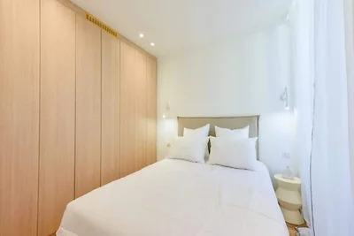 Lussuoso appartamento di 2 locali a 100 metri...