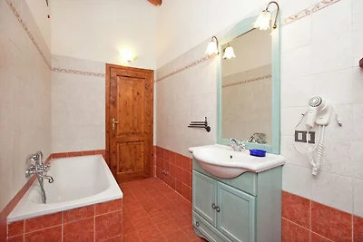 Spaziosa casa vacanze con piscina privata