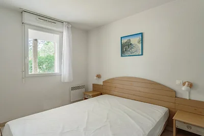 Zonovergoten tuintoevluchtsoord aan de kust