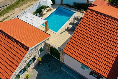 Villa con piscina privata e terrazza