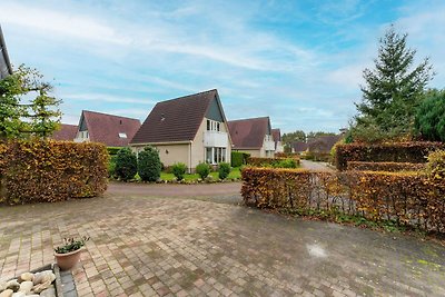 Charmantes Ferienhaus in Schoonloo mit Garten