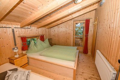 Gemütliche Hütte mit finnischer Sauna und tra...