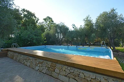 Ferienhaus mit privatem Pool in Fanusa