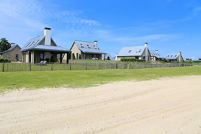 Villa in Bergen op Zoom mit Luxusinterieur