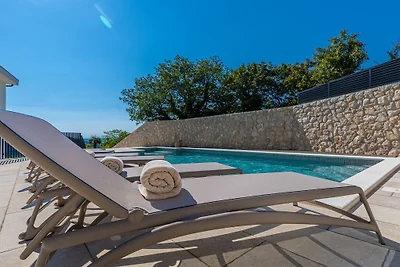 Villa in Crikvenica mit Schwimmbecken