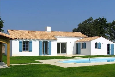 Geräumige Villa mit privatem Pool in Loire