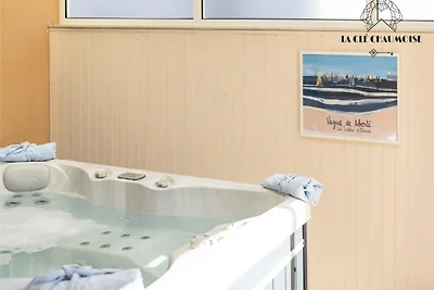 Villa in Les Sables mit Pool und Whirlpool