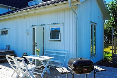4 Personen Ferienhaus in Økerø