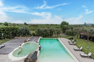 Inviting Holiday Home in Carlentini with Pool