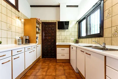 Faro's Sun Beach Villa in Almuñecar