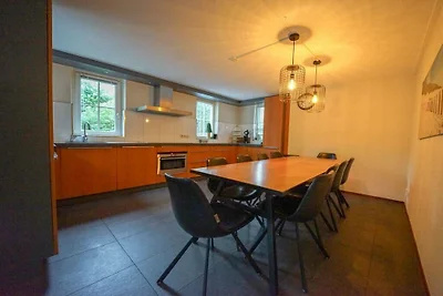 Villa in Beekbergen mit Terrasse
