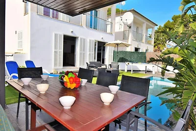 Villa in Playa de Muro met privézwembad