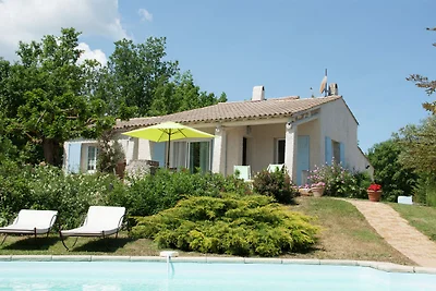 Villa rustica con piscina a Cereste, Francia