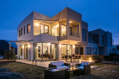 Spaziosa villa a Kato Gouves