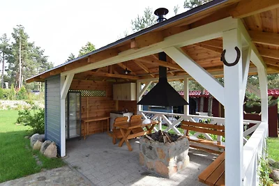 Haus mit privatem Garten und Sauna, in...