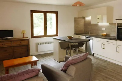Wohnung in Malaucטne mit Garten