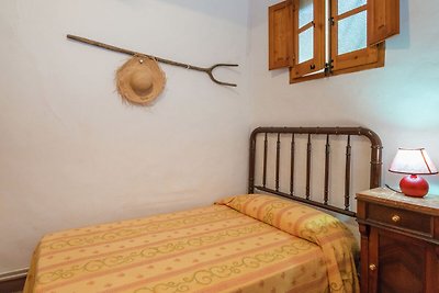 Accogliente casa di campagna con cortile