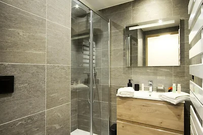 Appartamento nelle Alpi con piscina e accesso...