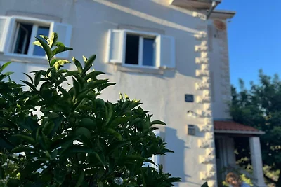 Villa Stella - Two Bedroom Apartment with Bal...