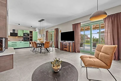 Elegantes Familienrefugium mit Pool in...