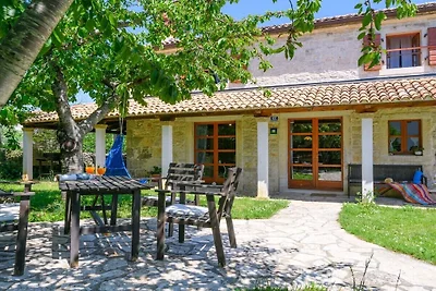 Ferienhaus in Rakalj mit Schwimmbecken