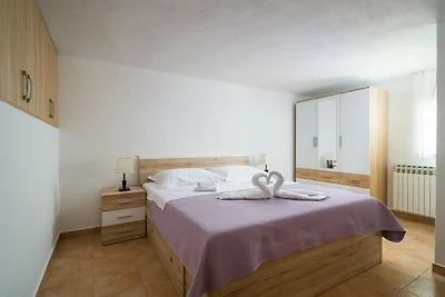 Villa mit beheiztem Pool in der Nähe von...