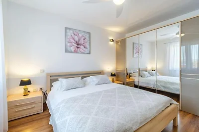 Three Bedroom Apartment with Sea View and...