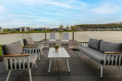 Chalet mit Haus in einem Ferienpark in...