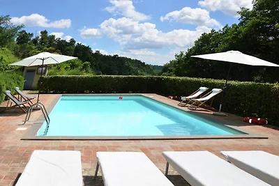 Spaziosa Villa con piscina privata a...