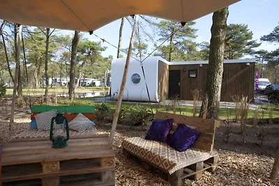 Zeitgenössisches Waterfront Chalet für 4...